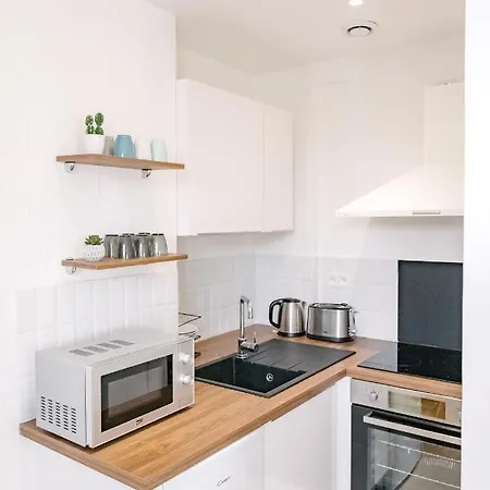 Le Petit Cendriere Апартаменты *